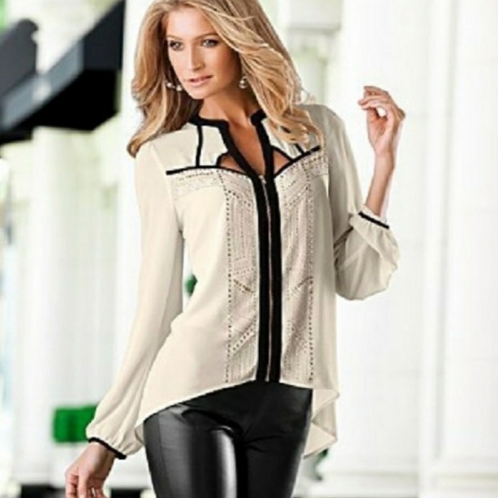 Venus cut out detail, zip up top